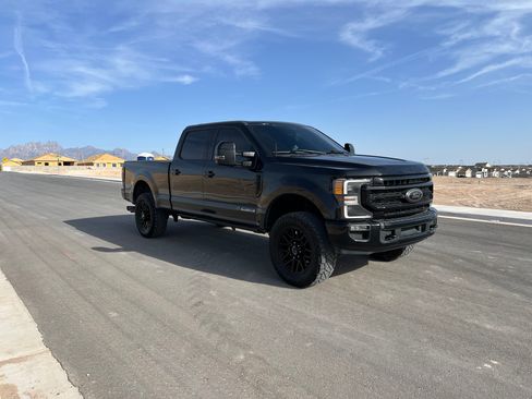 Used 2021 Ford F250 Lariat image 4