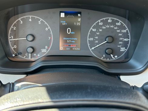 Used 2025 Toyota Corolla LE image 6