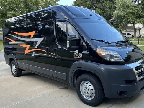 Used 2018 RAM ProMaster 2500 w/ Premium Appearance Group FWD image 10