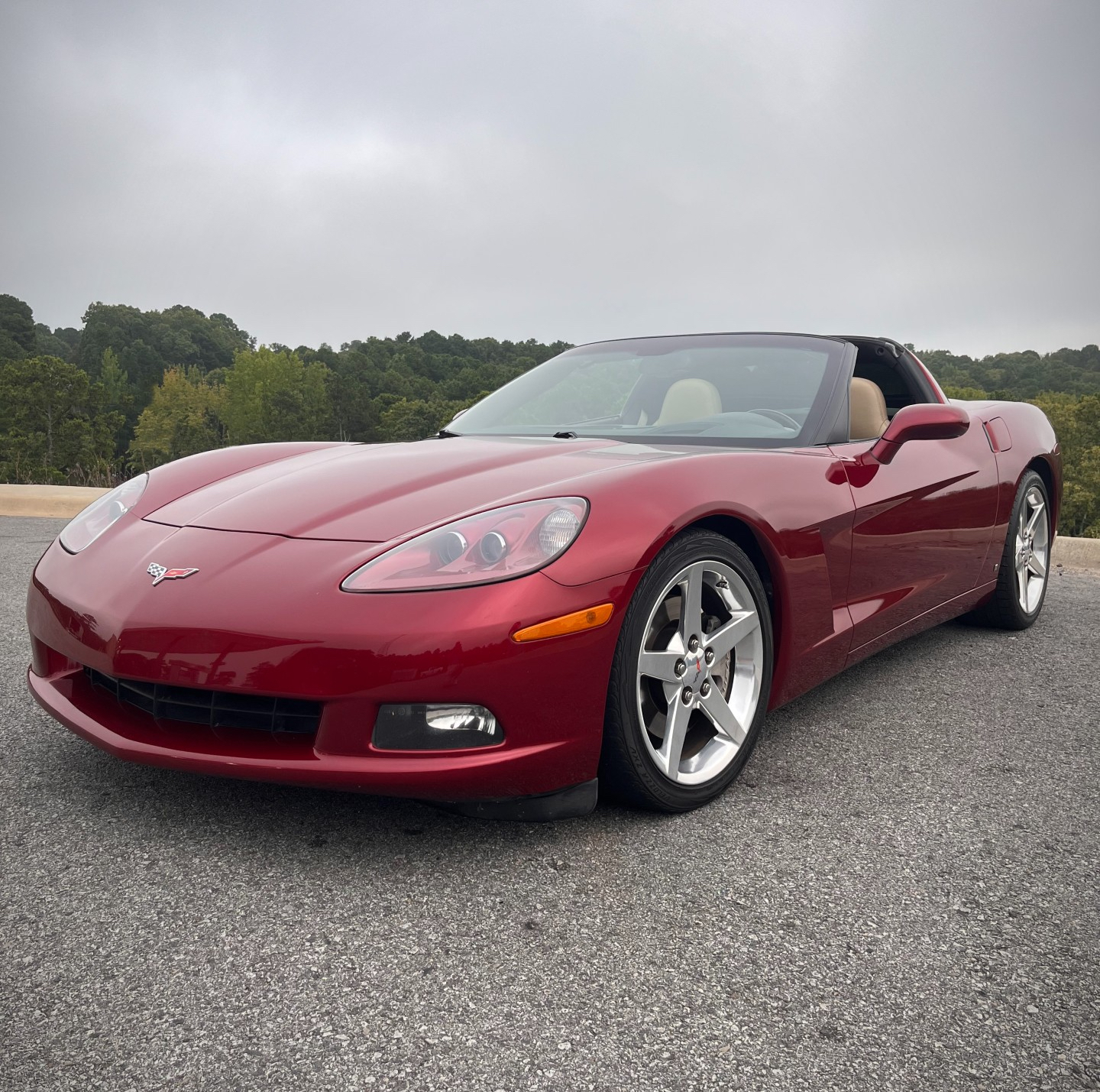 Used 2006 Chevrolet Corvette Coupe w/ Preferred Equipment Group RWD image 1