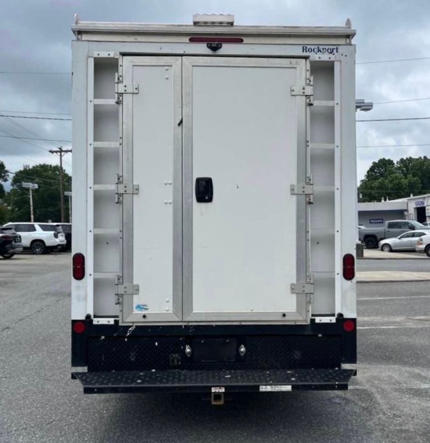 Used 2022 Chevrolet Express 3500 w/ Power Convenience Package RWD image 2