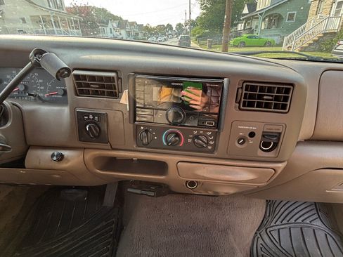 Used 2001 Ford F250 4x4 SuperCab Super Duty image 23