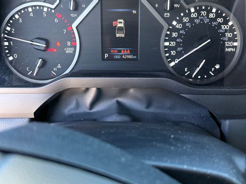 Used 2023 Toyota Tundra Limited image 8