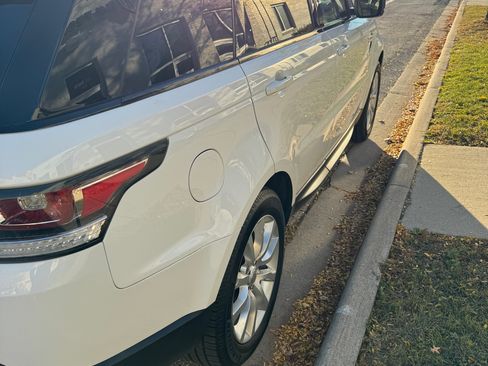 Used 2014 Land Rover Range Rover Sport HSE image 14