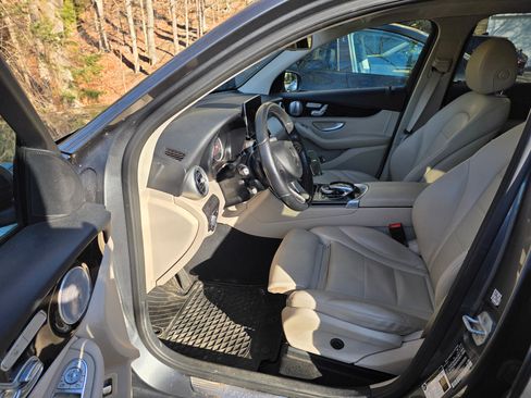 Used 2016 Mercedes-Benz GLC 300 4MATIC image 5