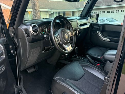 Used 2013 Jeep Wrangler Unlimited Sport image 16