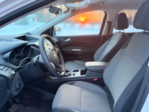 Used 2017 Ford Escape SE image 17