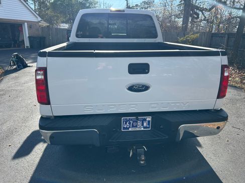 Used 2010 Ford F250 Lariat image 15