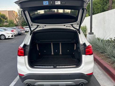 Used 2017 BMW X1 xDrive28i image 9