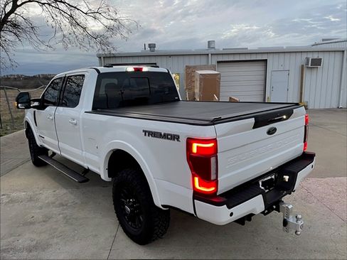 Used 2021 Ford F250 Lariat image 8