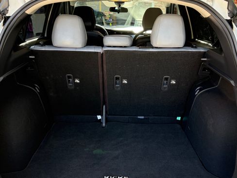 Used 2023 Nissan Kicks SR w/ SR Premium Package FWD image 9