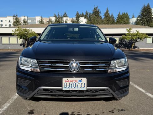 Used 2018 Volkswagen Tiguan S w/ 3rd Row Seat Package AWD/4WD image 18