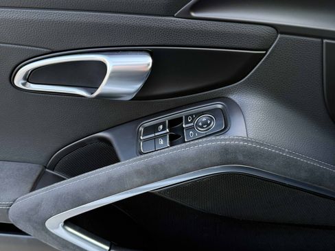 Used 2018 Porsche 911 GT3 image 11