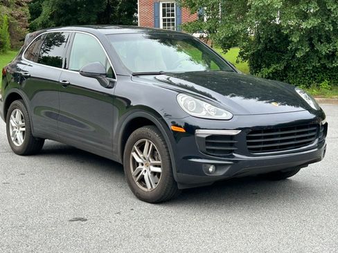 Used 2017 Porsche Cayenne AWD/4WD image 11
