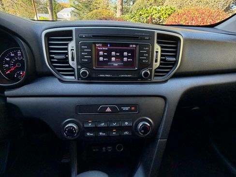 Used 2017 Kia Sportage LX FWD image 17