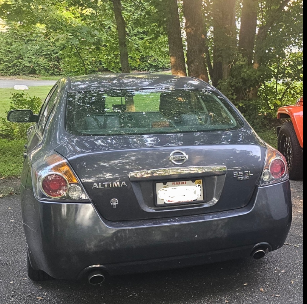 Used 2009 Nissan Altima 3.5 SL w/ Emergency Aid Pkg FWD image 2