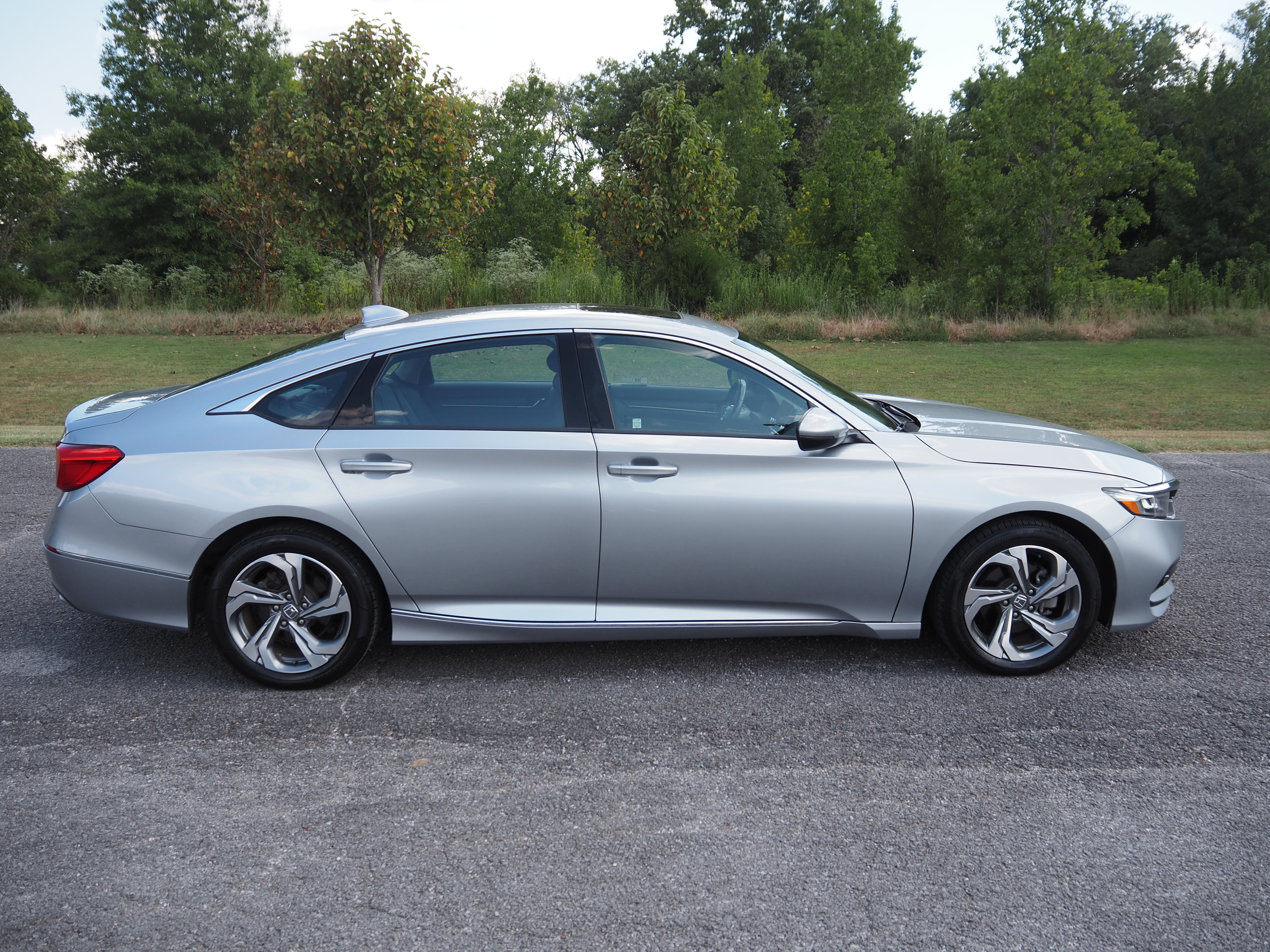 Used 2020 Honda Accord EX-L image 2