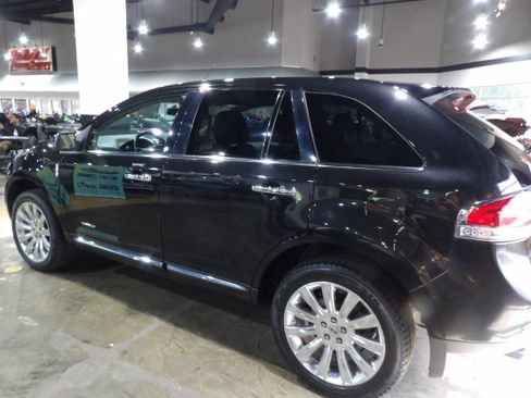 Used 2013 Lincoln MKX FWD image 5