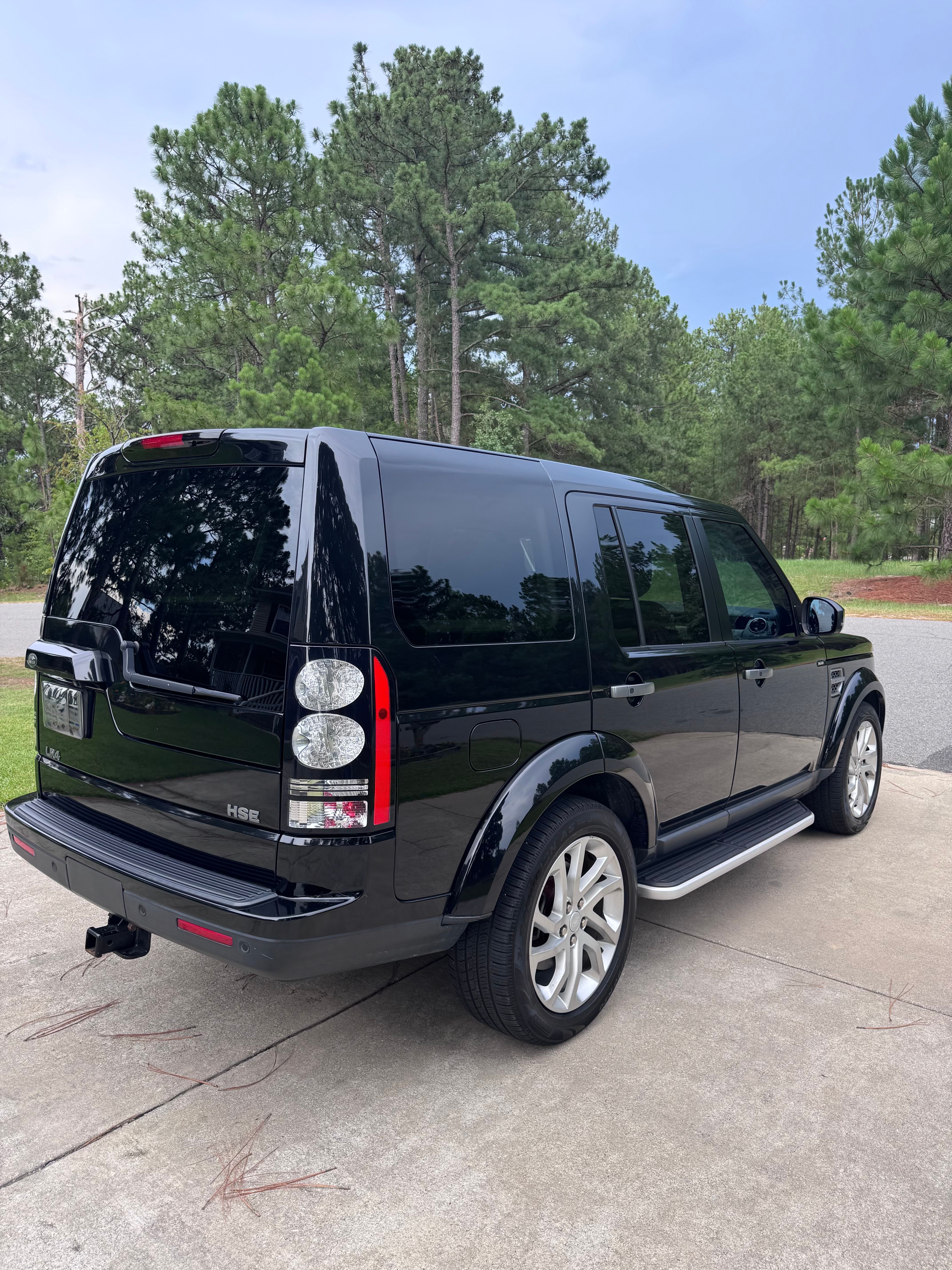 Used 2015 Land Rover LR4 HSE AWD/4WD image 6