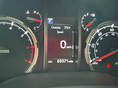 Used 2022 Toyota 4Runner Limited AWD/4WD image 15