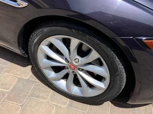Used 2017 Jaguar XF Premium AWD/4WD image 9