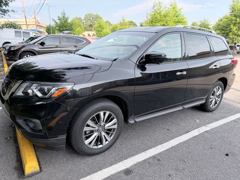 Used 2018 Nissan Pathfinder SL FWD image 8