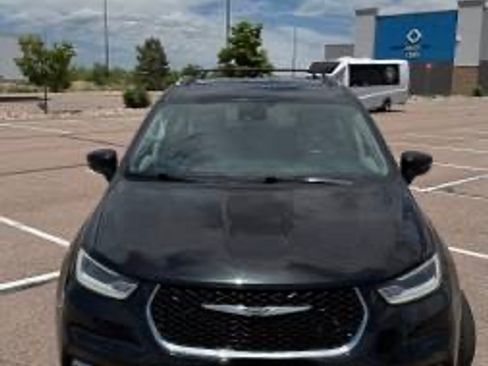 Used 2021 Chrysler Pacifica Touring-L FWD image 14