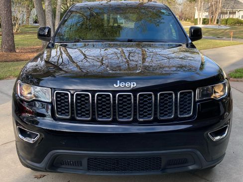 Used 2018 Jeep Grand Cherokee Laredo image 5