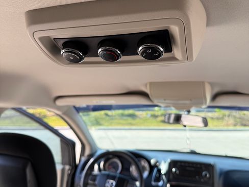 Used 2016 Dodge Grand Caravan SE w/ Quick Order Package 29E SE image 24