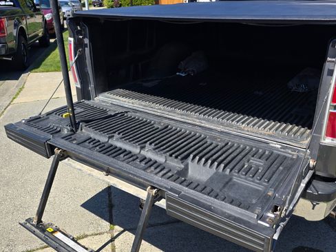 Used 2014 Ford F150 XLT w/ Equipment Group 302A Luxury AWD/4WD image 16