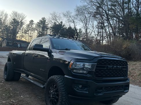 Used 2022 RAM 3500 Lone Star w/ Night Edition AWD/4WD image 4