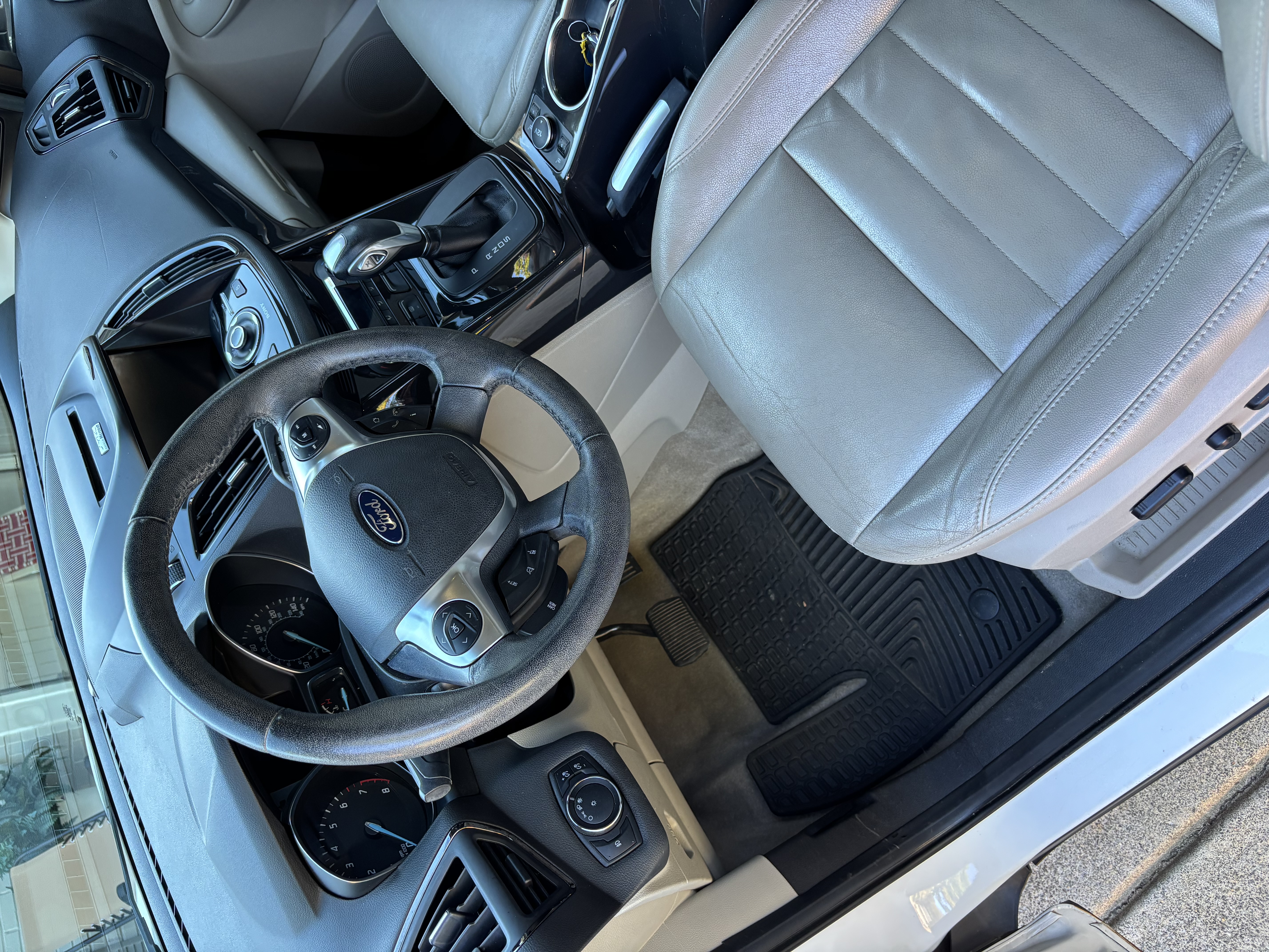 Used 2014 Ford Escape Titanium FWD image 24