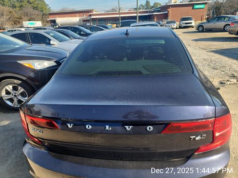 Used 2017 Volvo S90 T6 Momentum w/ Vision Package image 6