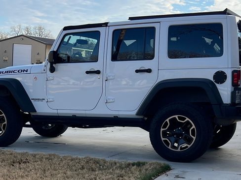 Used 2016 Jeep Wrangler Unlimited Rubicon image 2