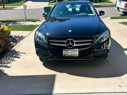 Used 2015 Mercedes-Benz C 300 4MATIC Sedan image 1
