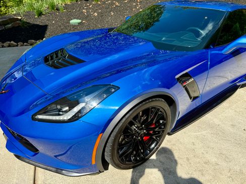 Used 2019 Chevrolet Corvette Z06 RWD image 9