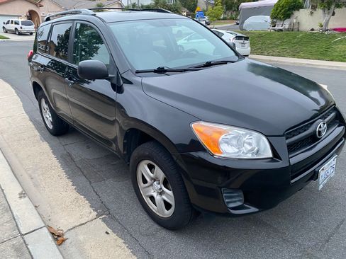 Used 2012 Toyota RAV4 FWD w/ Value Pkg image 4