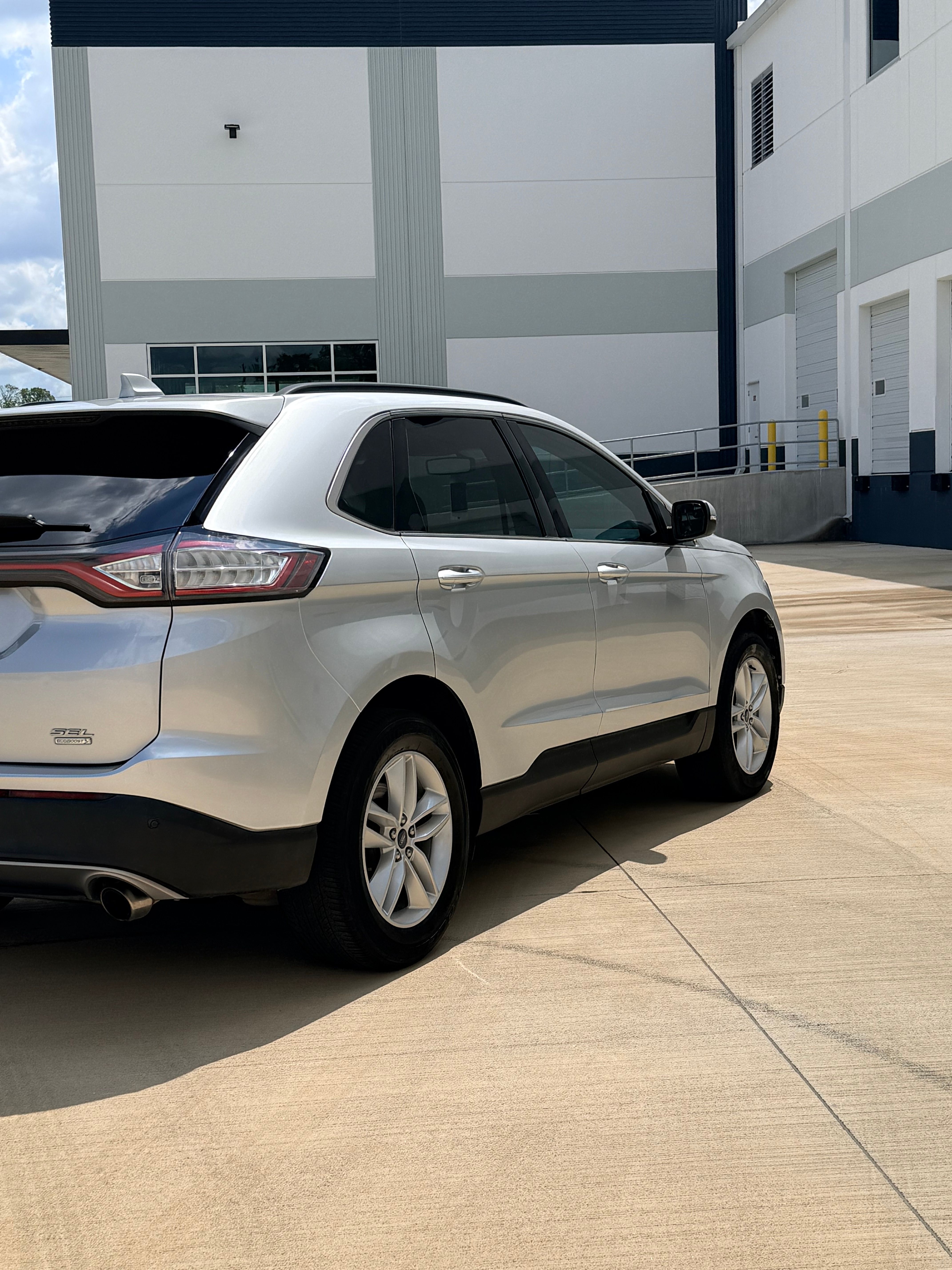 Used 2017 Ford Edge SEL FWD image 10