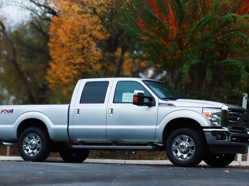 Used 2015 Ford F250 Lariat w/ Lariat Ultimate Package image 1