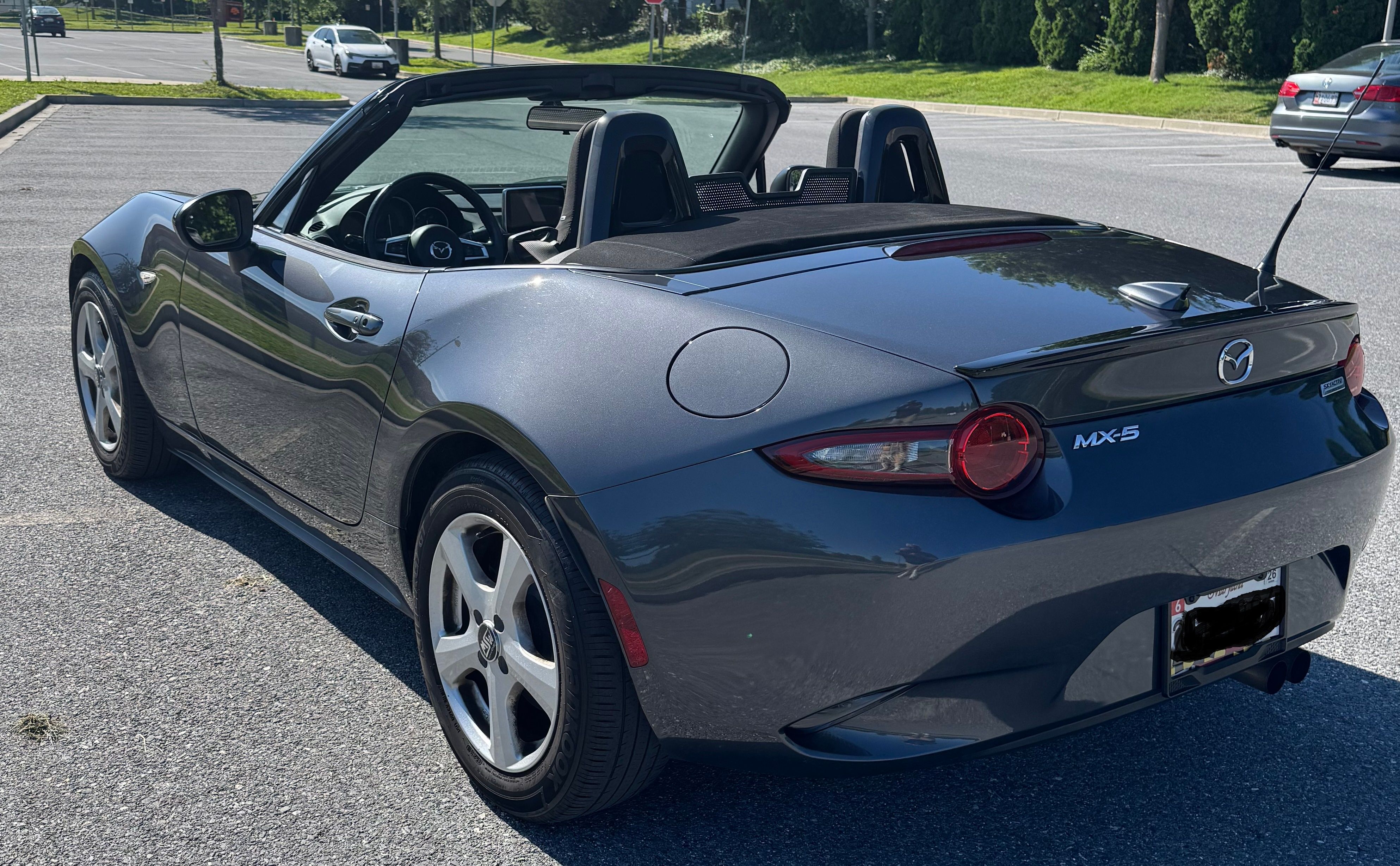 Used 2016 MAZDA MX-5 Miata Club RWD image 2