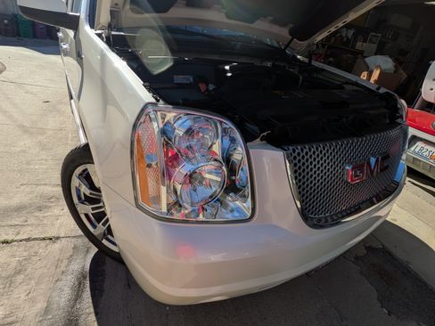 Used 2013 GMC Yukon Denali image 28