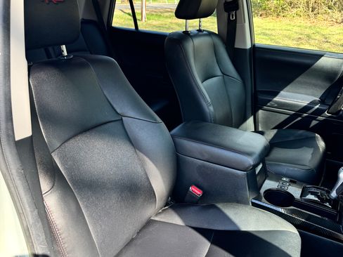 Used 2023 Toyota 4Runner TRD Off-Road Premium w/ Off Road Premium Plus Package image 18