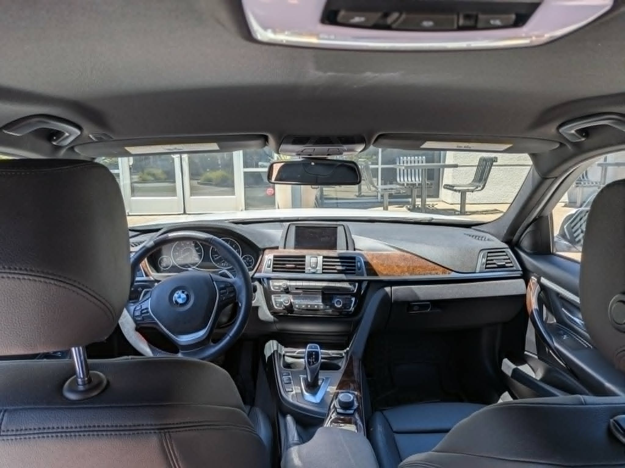 Used 2016 BMW 328i Sedan RWD image 4
