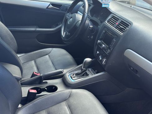 Used 2011 Volkswagen Jetta SEL FWD image 10