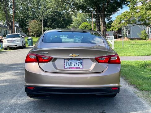 Used 2018 Chevrolet Malibu LT FWD image 8
