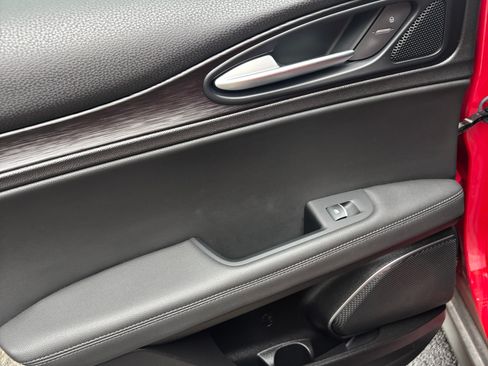 Used 2018 Alfa Romeo Stelvio AWD image 19