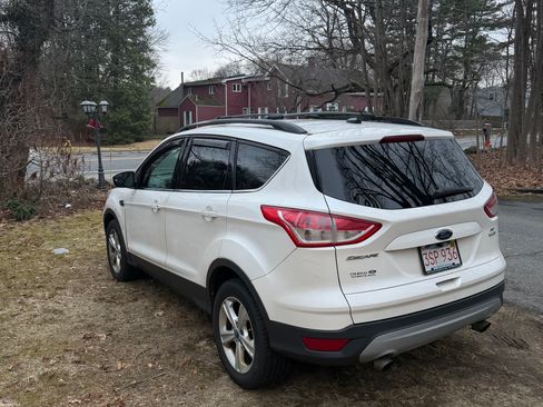 Used 2013 Ford Escape SE image 4