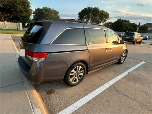 Used 2016 Honda Odyssey Touring Elite image 5
