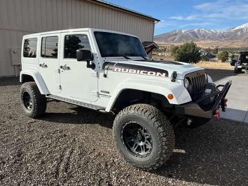Used 2017 Jeep Wrangler Unlimited Rubicon image 4
