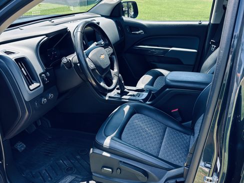 Used 2018 Chevrolet Colorado Z71 AWD/4WD image 9